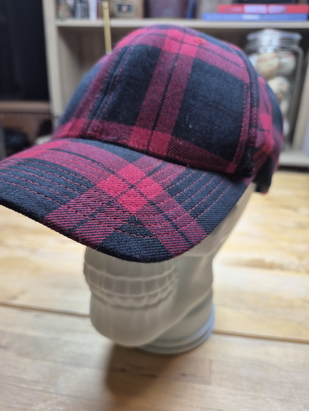 Red & Black Plaid Baseball Cap — Classic Casual Hat